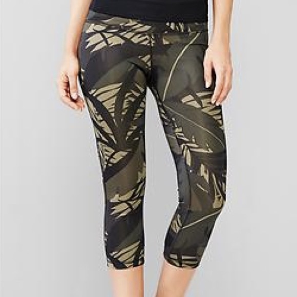 GAP Pants - Gap Fit GFast Palm Tropical Yoga Crop Leggings
